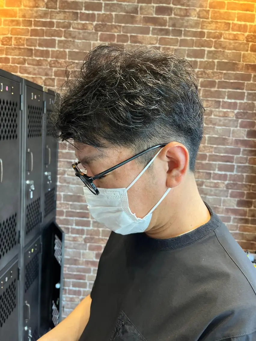 ショート カラー メンズ メンズパーマ ブラウンカラー ケアカラー 透明感カラー ピンクカラー 久木原 ゆりのヘアスタイル