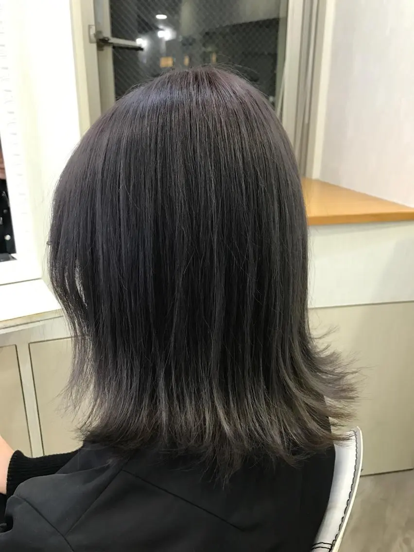 ミディアム カラー 艶髪🫧髪質改善 縮毛矯正✨影山湧市のヘアスタイル