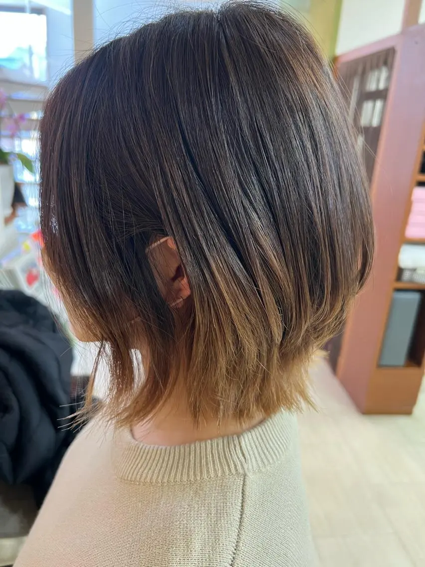 ショート カラー 黒崎 美乃里のヘアスタイル