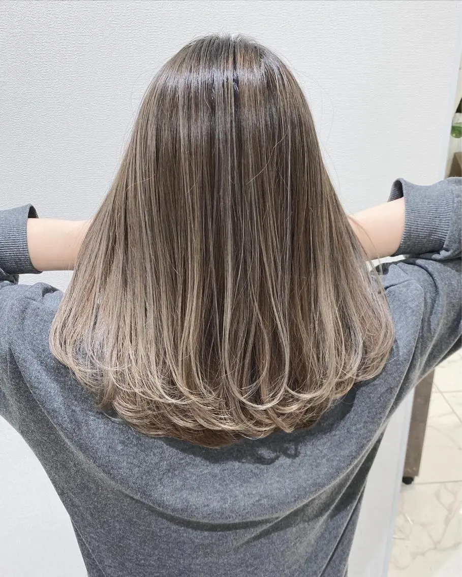 セミロング カラー バレイヤージュ 髪質改善 レイヤーカット カット ヘアカラー 山崎俊輔/髪質改善 /バレイヤージュのヘアスタイル