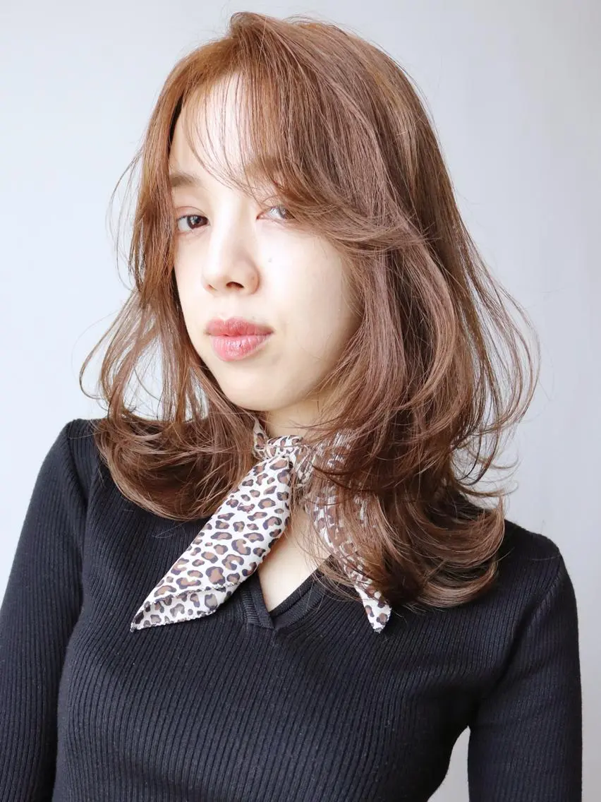 ミディアム カラー パーマ ヘアアレンジ くびれヘア くびれレイヤー レイヤーカット ITbyALBUM 中野店のヘアスタイル