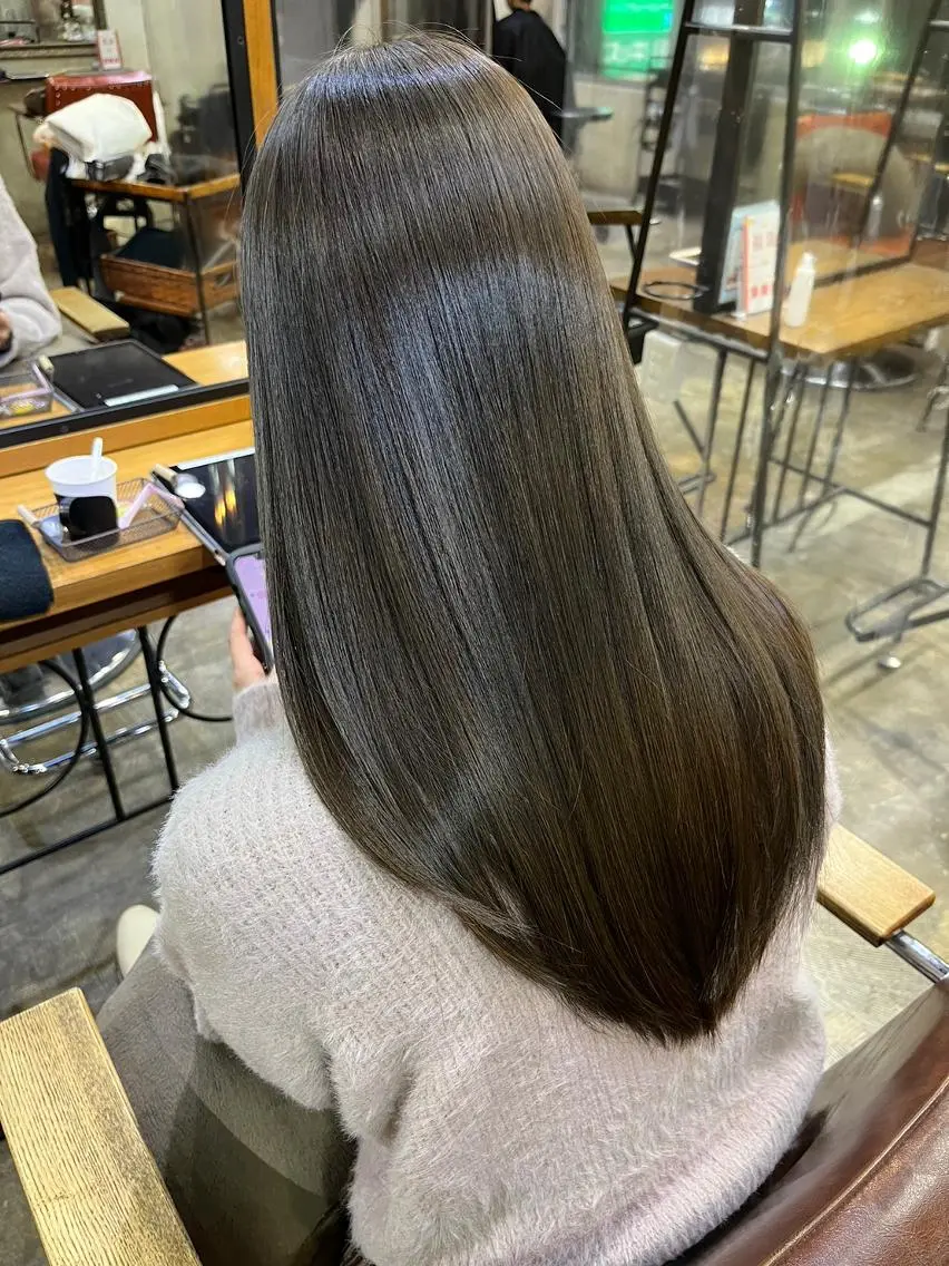 ロング パーマ カラー アディクシーカラー アッシュ バレイヤージュ ミストバング ブリーチ 初めでも安心🌟 newi町田✂のヘアスタイル