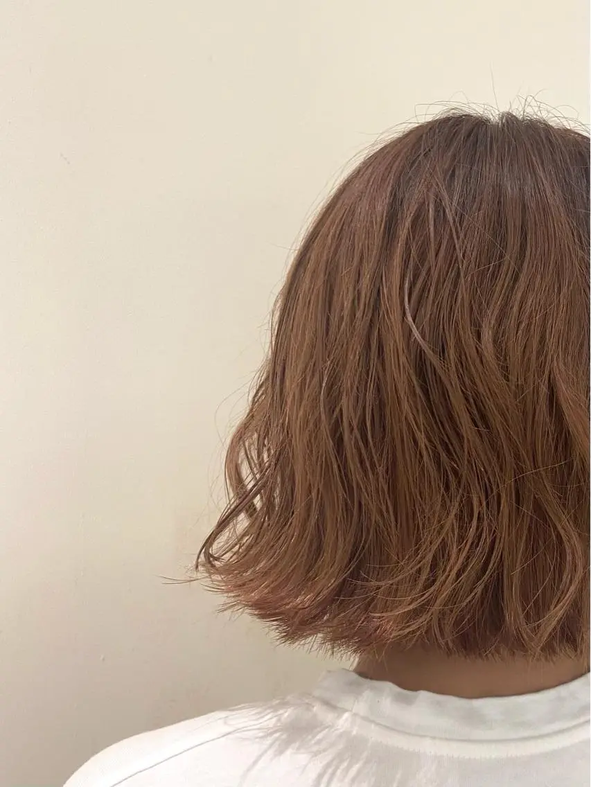 カラー 岡野 舜のヘアスタイル