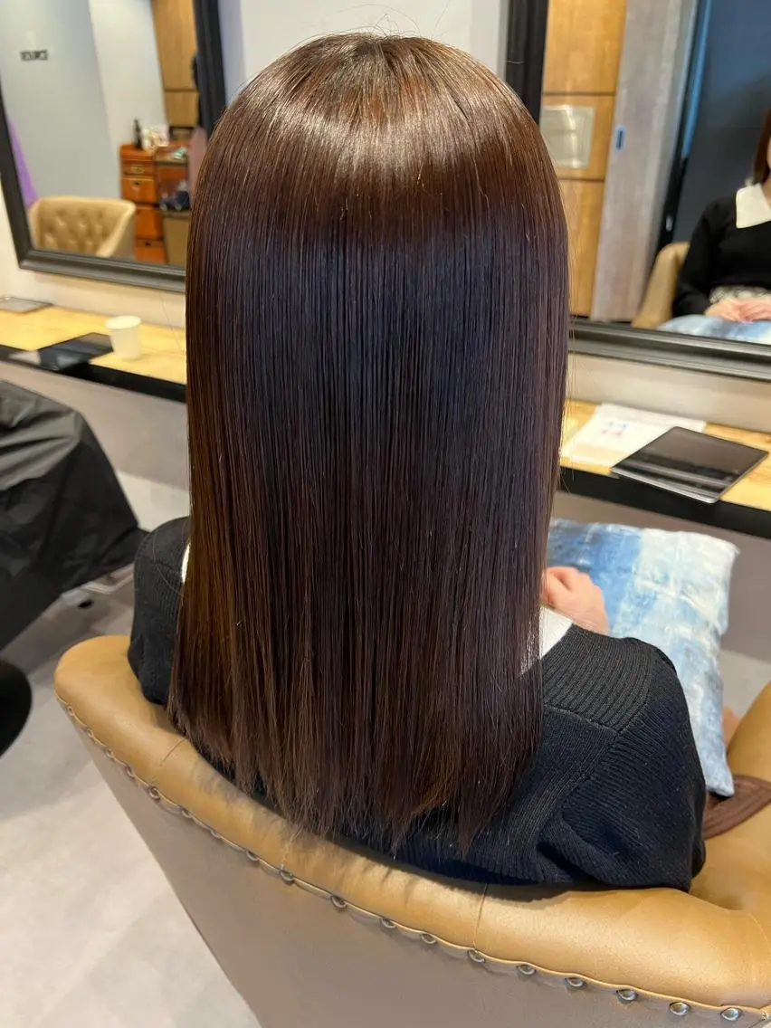 セミロング カラー 菅 康志のヘアスタイル