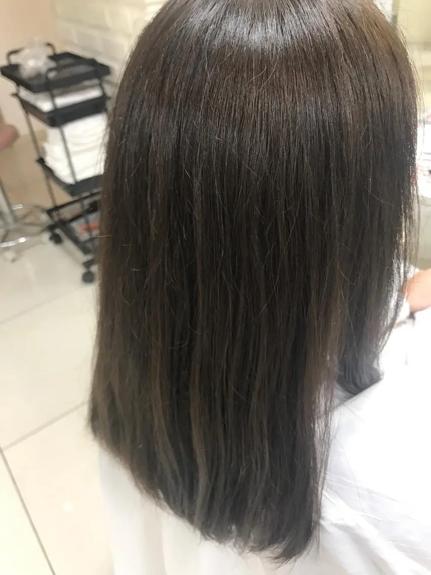 セミロング カラー イルミナカラー 【暖色カラー特化】 中山由梨のヘアスタイル