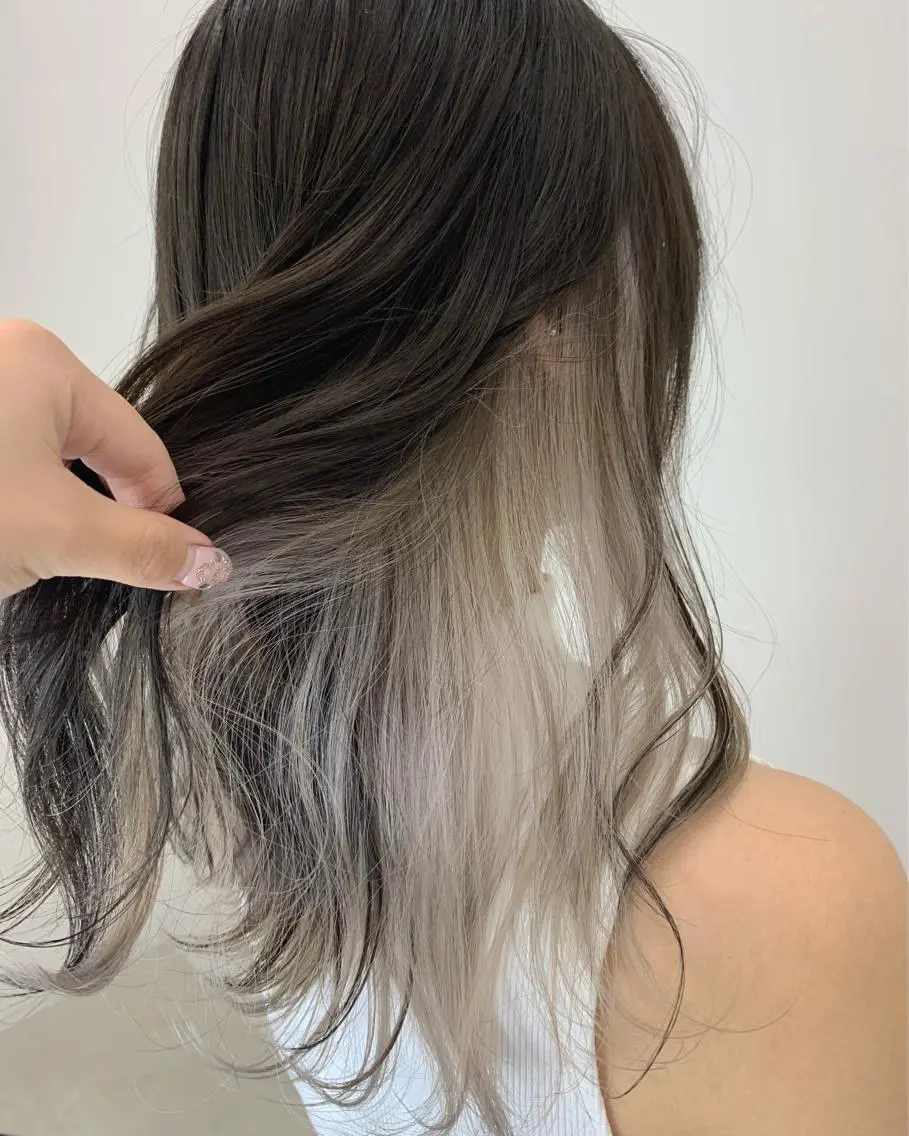 セミロング カット ヘアカラー トリートメント 山田 絵里菜のヘアスタイル