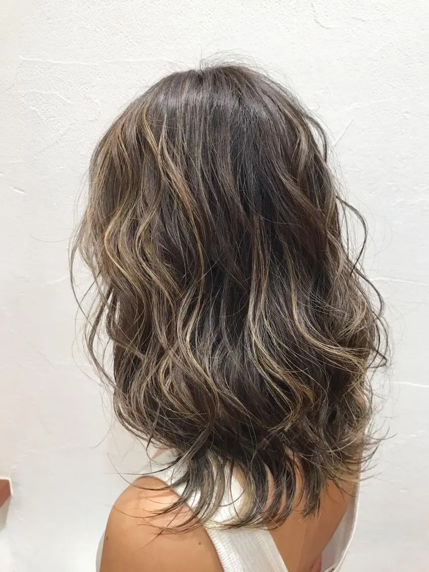 ミディアム カラー ハイライトカラー ハイライト メンズカット特化柏駅 徒歩3分LOUのヘアスタイル