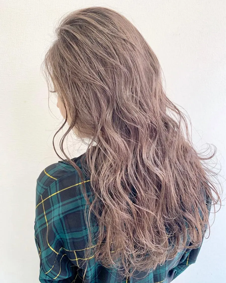 ロング カラー パーマ ヘアアレンジ キッズ アッシュ アッシュグレー アッシュグレージュ バレイヤージュ ミストバング ヘアカラー トリートメント ヘアセット 柔らかカラー/ 縮毛矯正YUTO🧋のヘアスタイル