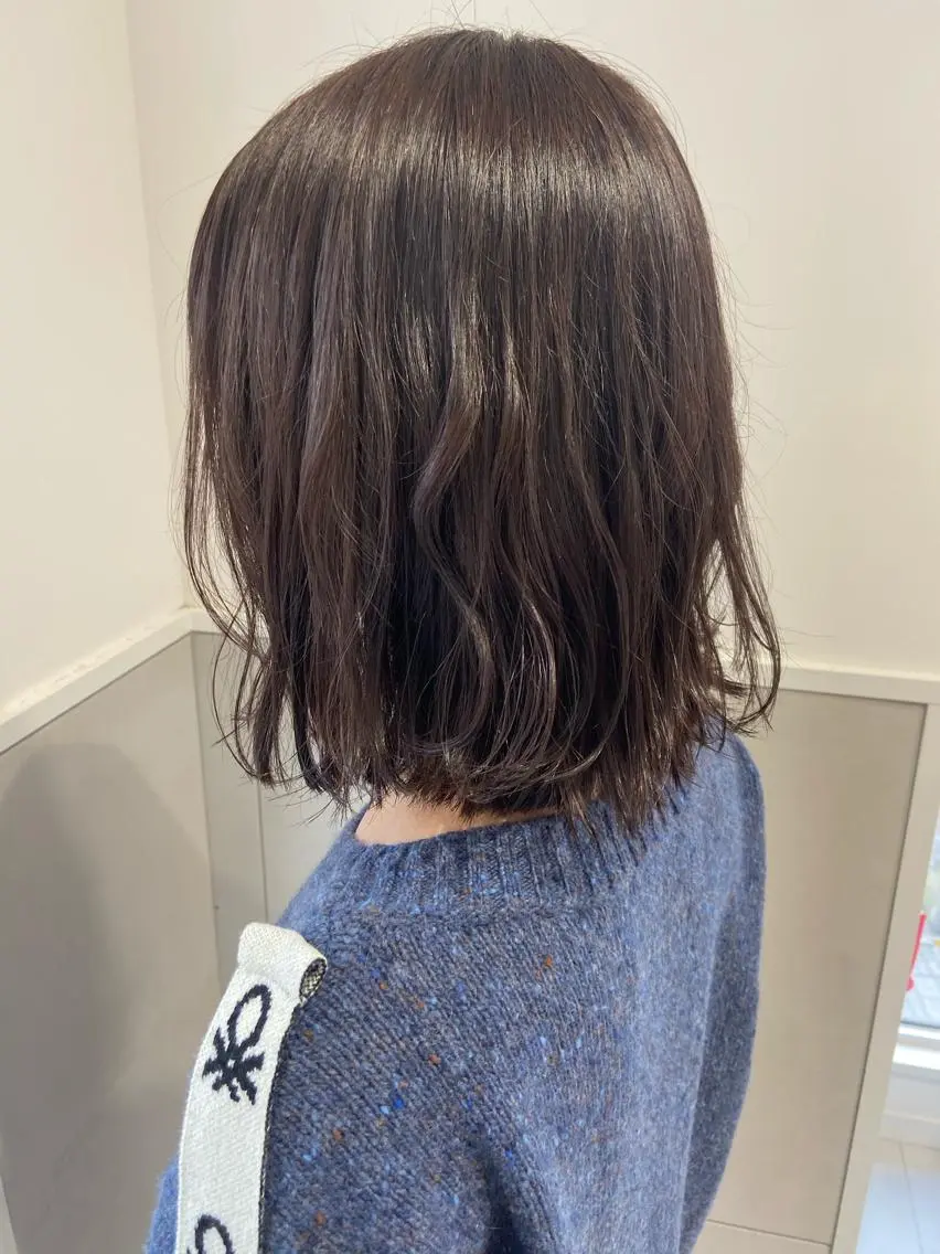 ミディアム カラー カット ヘアカラー トリートメント 小栗 麻衣のヘアスタイル