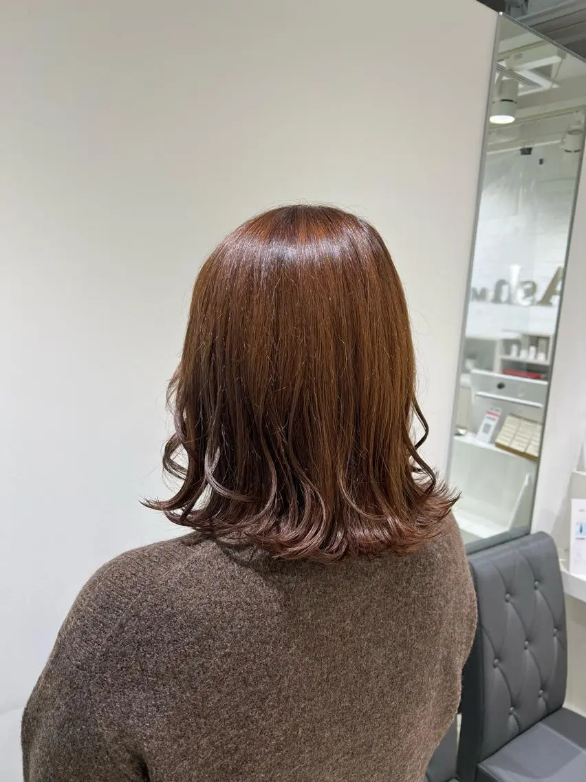 ミディアム カラー ベージュカラー ブラウンカラー 透明感カラー ボブ 外ハネヘア カット ヘアカラー 【暖色カラー特化】 中山由梨のヘアスタイル