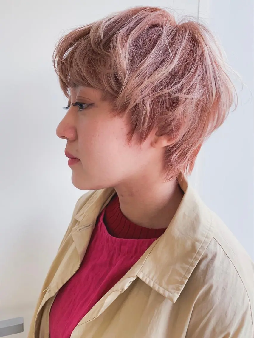 カラー 💜ショート💜 ウルフ、ボブ二色亜美のヘアスタイル