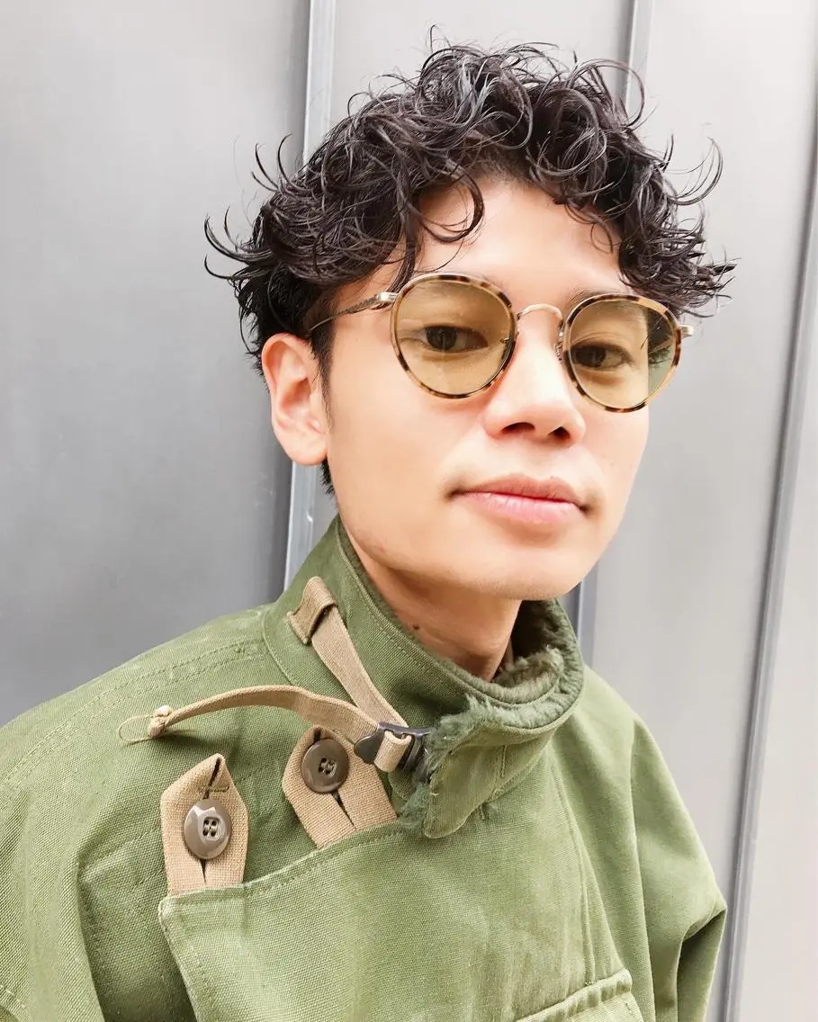 ショート パーマ メンズ メンズパーマ メンズショート ショートヘア カット ヘアカラー パーマ 縮毛矯正 トリートメント メンズパーマ タカキリョウのヘアスタイル