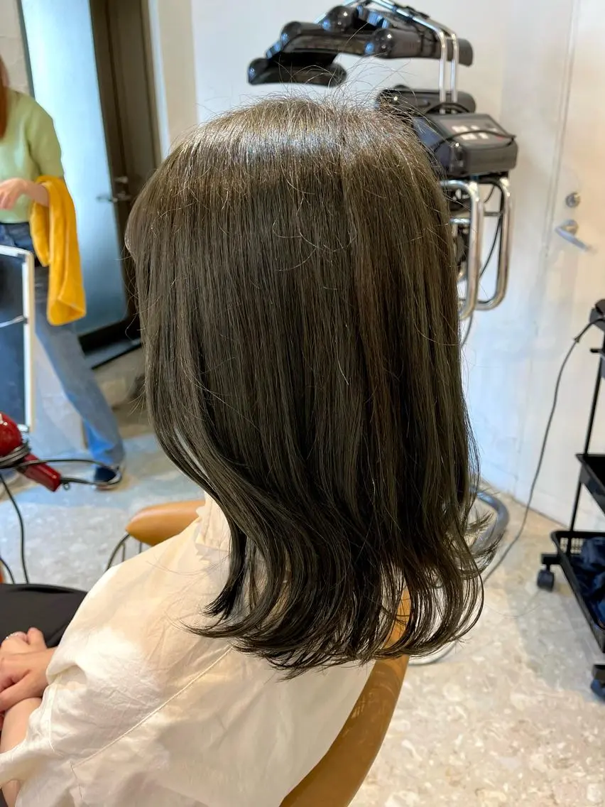 ミディアム カラー ヘアカラー トリートメント うしだ かおるのヘアスタイル