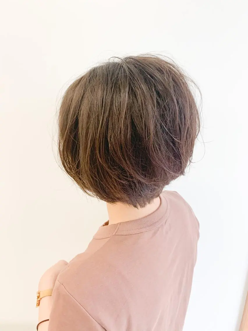 ショート カラー 切りっぱなしボブ アッシュ バレイヤージュ 黒髪 ブルーカラー カット ヘアカラー 角床直哉 カラーカットNO 1のヘアスタイル