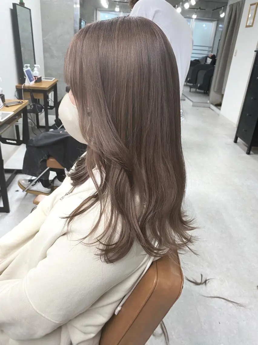ミディアム カラー ヘアアレンジ 🌷FUKA🌷 まろやかハイトーンのヘアスタイル