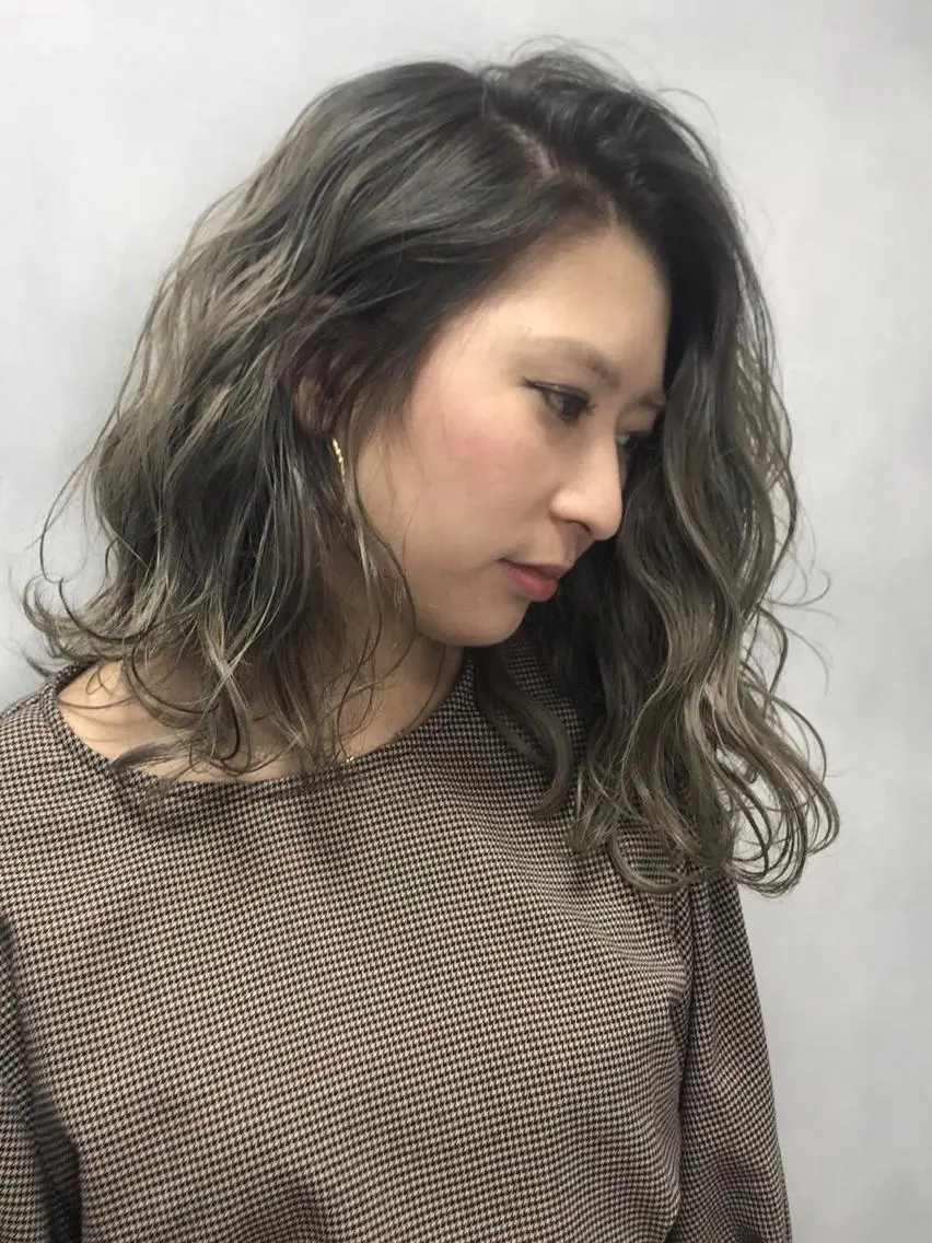 セミロング カラー アディクシーカラー バレイヤージュ ブリーチ ケアブリーチ ダブルカラー welring hair salonのヘアスタイル