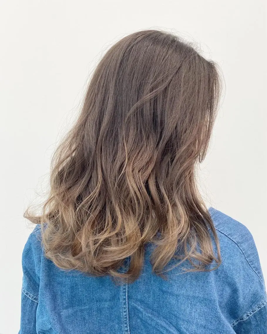 セミロング カラー ブリーチ グラデーションカラー 【ブリーチカラー】 🌈ALIVE若山葵のヘアスタイル