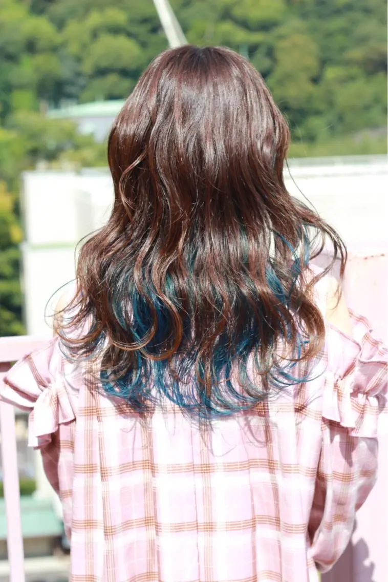 セミロング カラー ブルーカラー インナーカラー ヘアカラー Viage （ビアージュ）のヘアスタイル