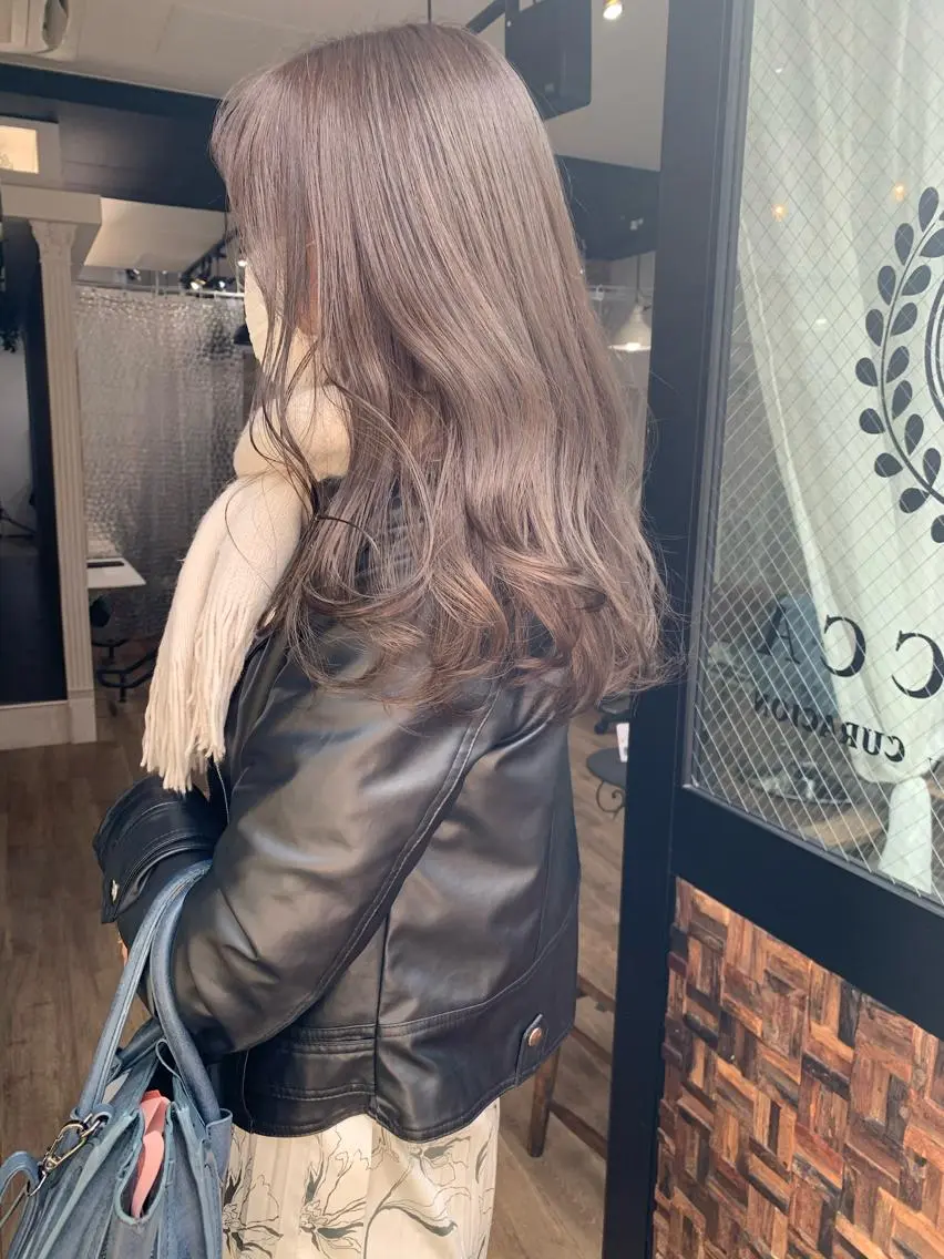 ロング カラー ベージュカラー ココアベージュ ヘアカラー トリートメント レイヤー/顔周り /AKARIのヘアスタイル