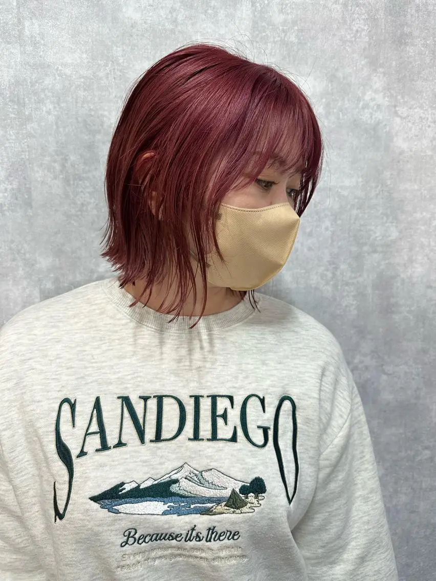 ショート 切りっぱなしボブ ショートボブ ハンサムショート 丸みショート アッシュ カット ヘアカラー トリートメント モテ髪/ボブ/ショー ト/アダチフウトのヘアスタイル