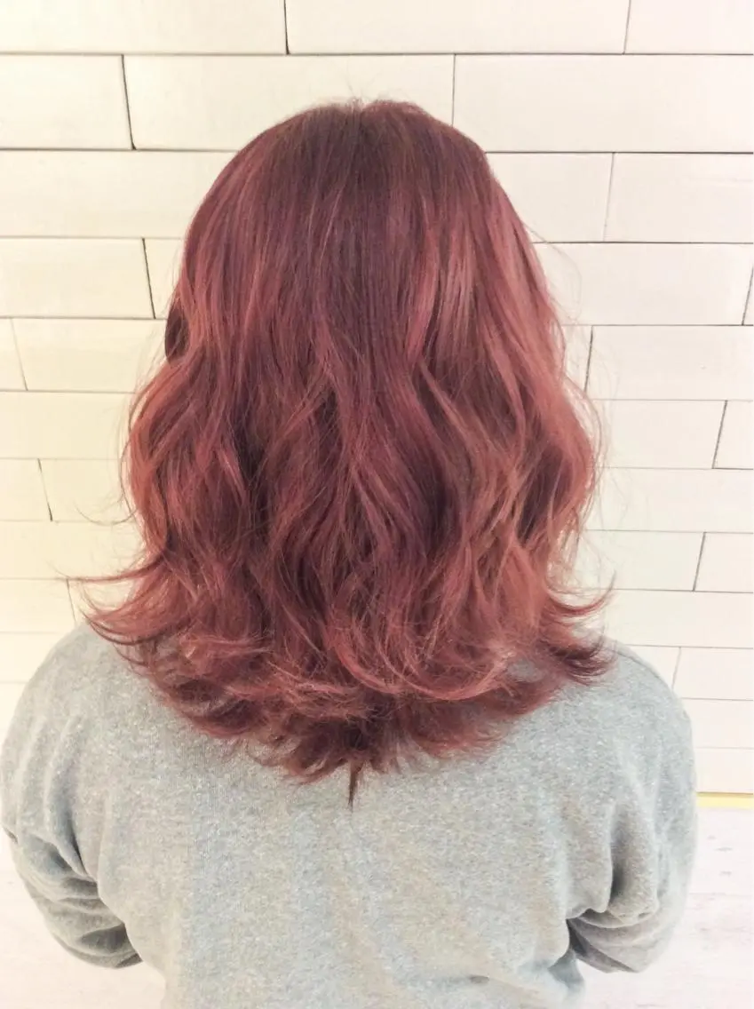 ミディアム カラー アッシュ ピンクカラー ピンクアッシュ レイヤーカット× 髪質改善たもりのヘアスタイル