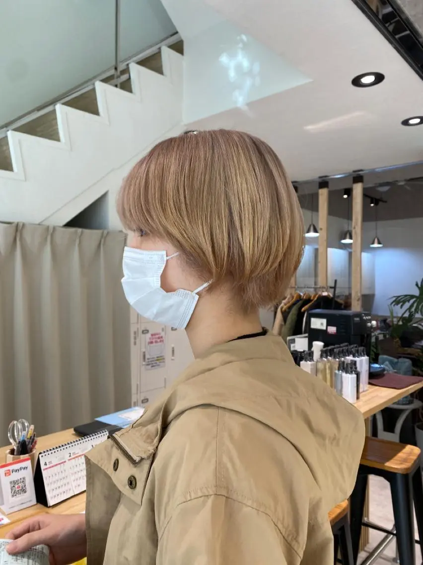 ショート カラー ベージュカラー ミルクティーベージュ 町田縮毛矯正/ 髪質改善/美髪特化のヘアスタイル