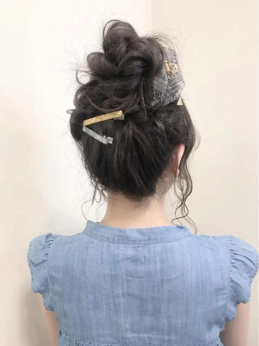 セミロング ヘアアレンジ お団子ヘア 沢田 瞳のヘアスタイル