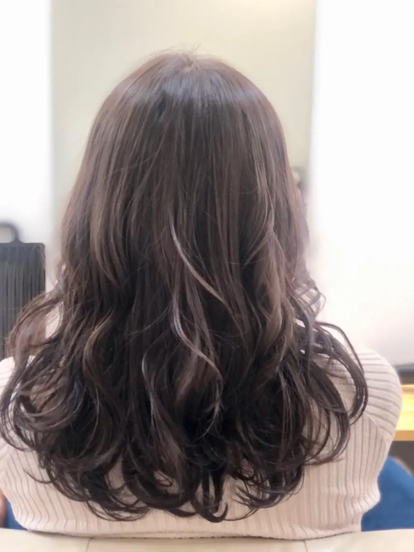 セミロング カット ヘアカラー トリートメント H by Real meのヘアスタイル