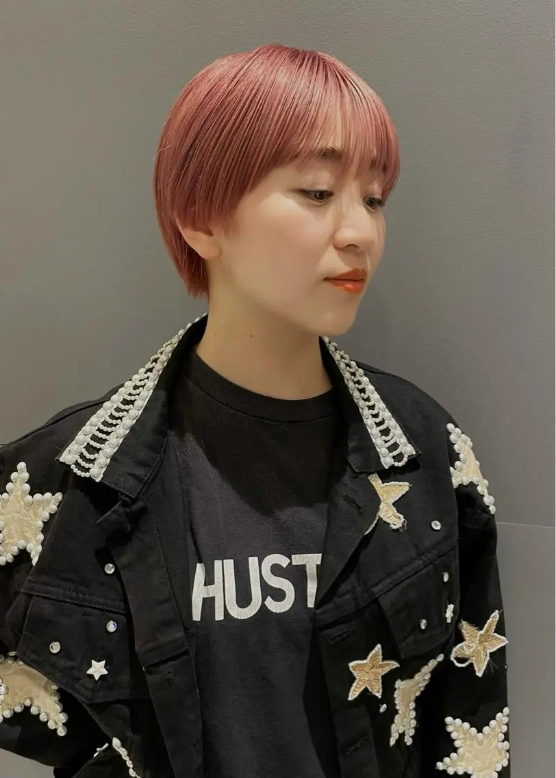 ショート カラー カット ヘアカラー トリートメント ブリーチ🫴 ボブ✍️レイヤーのヘアスタイル