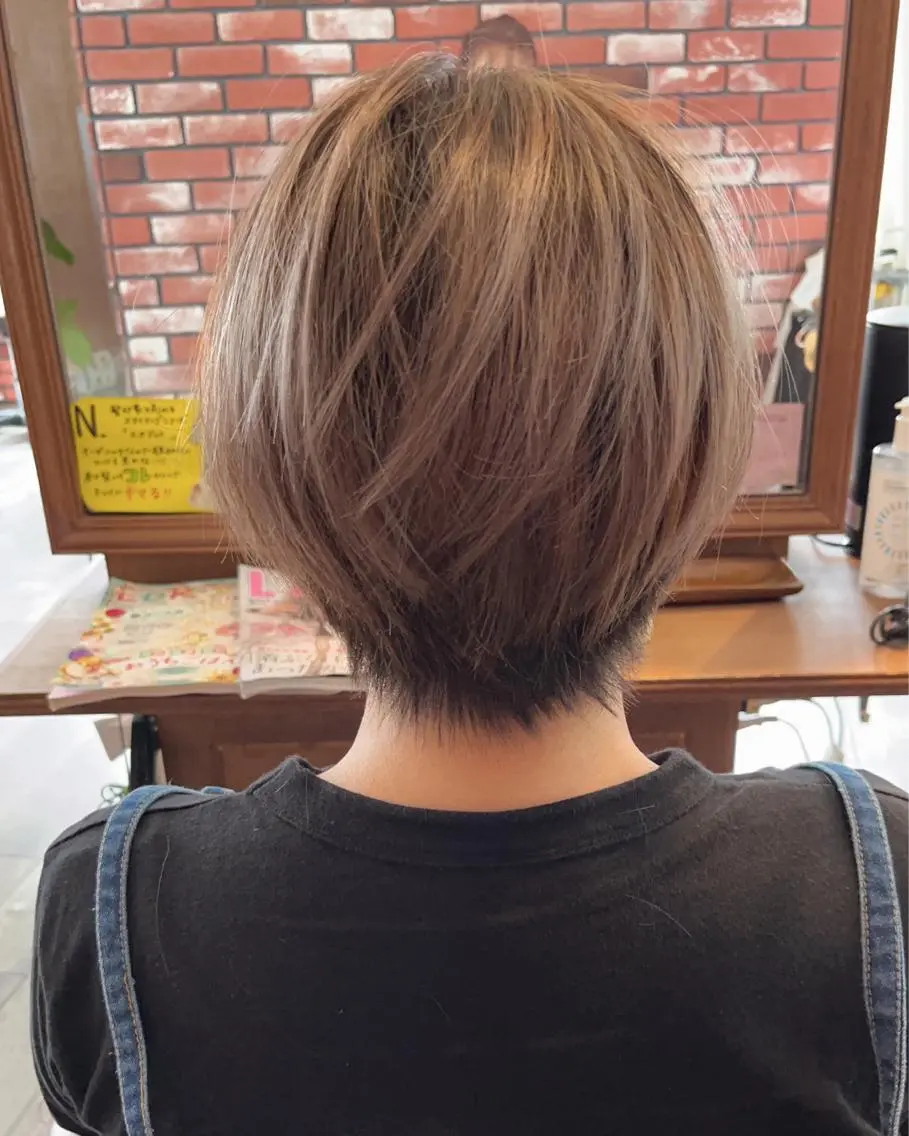 ショート カラー 眞壁 華子のヘアスタイル
