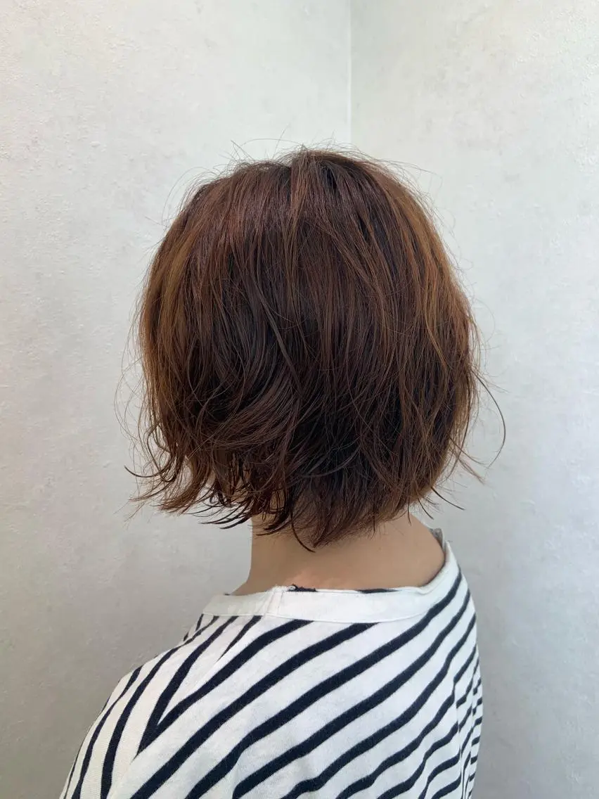 ショート パーマ デジタルパーマ ハイトーンカラー🤍 山下 優華のヘアスタイル
