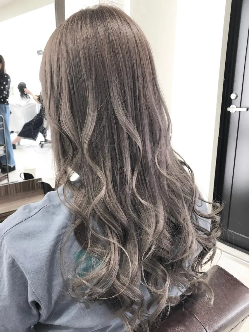 ロング カラー YUDA 湯田のヘアスタイル