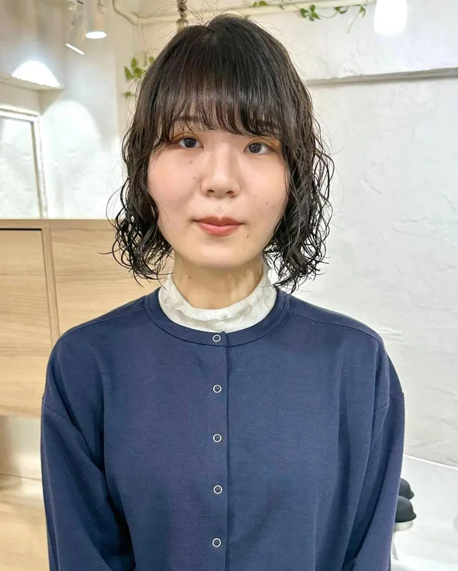 ショート カラー パーマ 切りっぱなしボブ 前下がりボブ ショートボブ 黒髪 デザインカラー 髪質改善 縮毛矯正/ レイヤー/銀座/本木のヘアスタイル