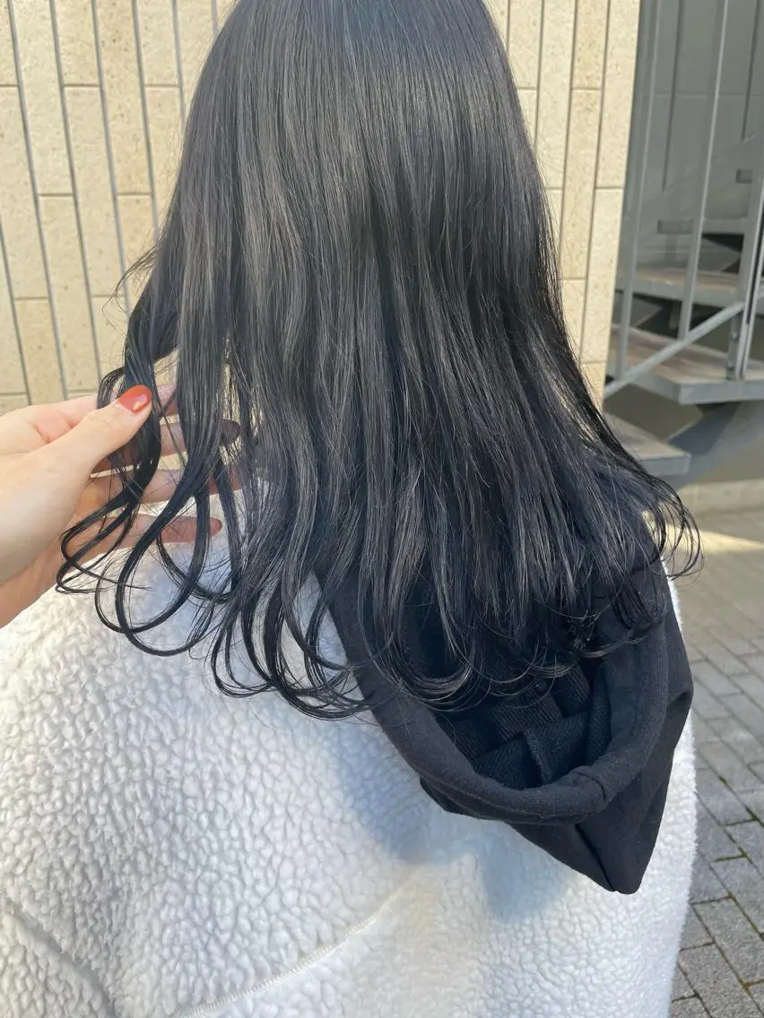 セミロング カラー ヘアアレンジ 黒髪 ブルーカラー ブルーグレー ブルーグレージュ 透明感カラー 抜け感ボブ×パーマ |kazaneのヘアスタイル