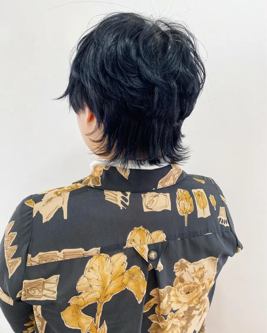 ショート カラー ネイビーカラー ショートヘア ウルフカット カット ヘアカラー トリートメント ヘッドスパ WATANABE MISAKIのヘアスタイル