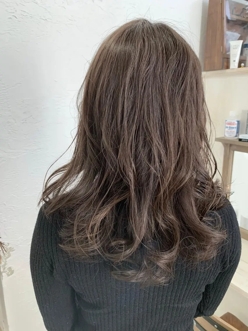セミロング カラー fio マナミのヘアスタイル