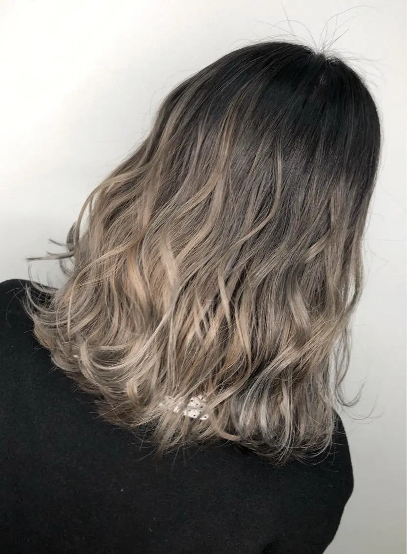 ミディアム カラー 服部 樹季のヘアスタイル