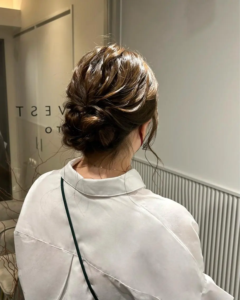 ミディアム ヘアアレンジ おくれ毛 ヘアセット LOVEST Rihoのヘアスタイル