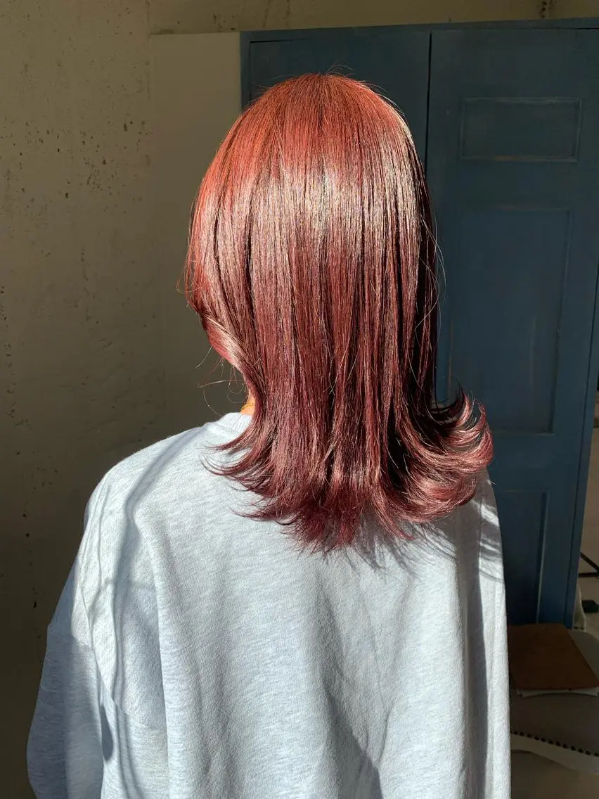 ミディアム カラー 透明感ハイトーン🦄 キラ🌈のヘアスタイル