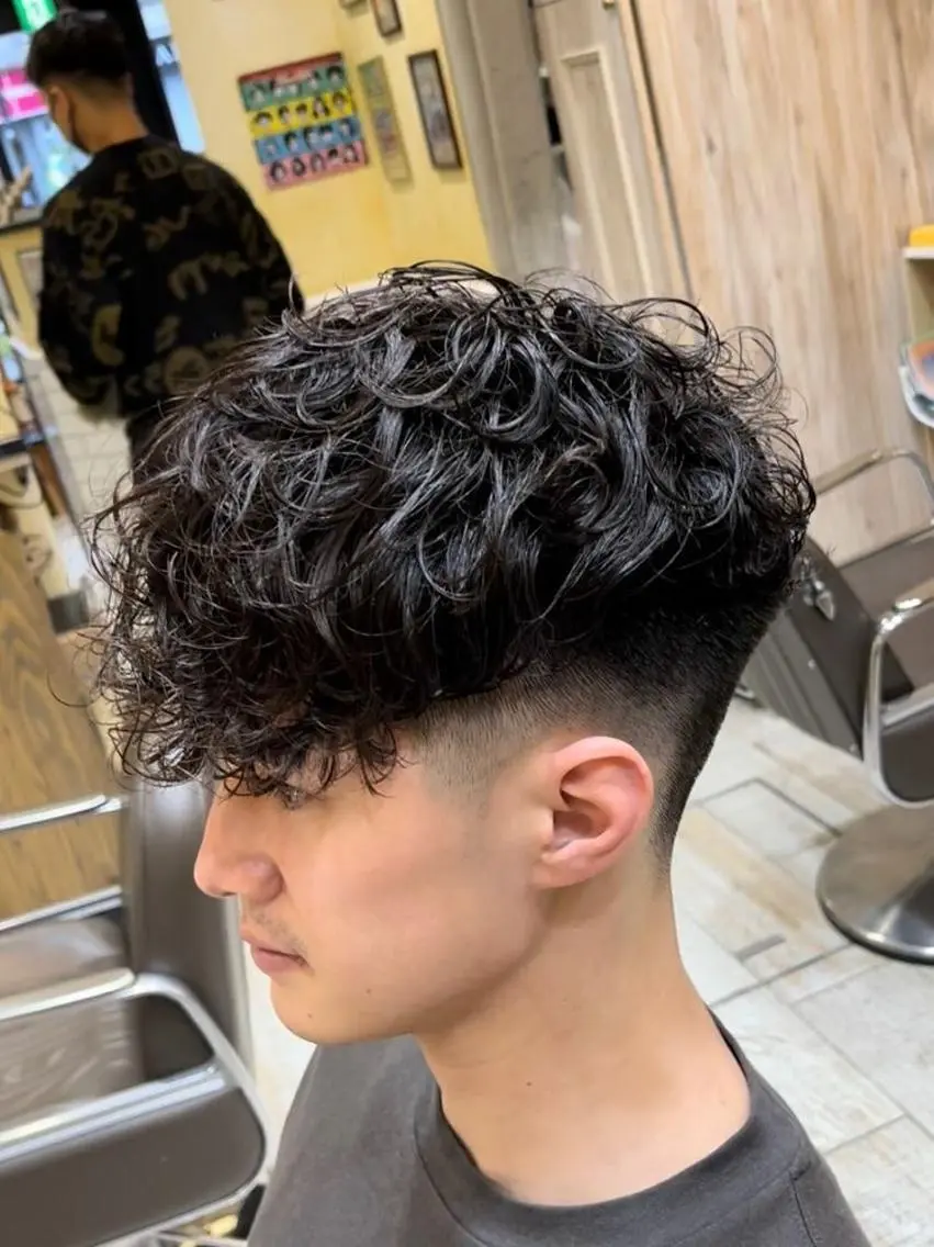 ミディアム パーマ メンズ メンズパーマ 赤司 泰樹のヘアスタイル