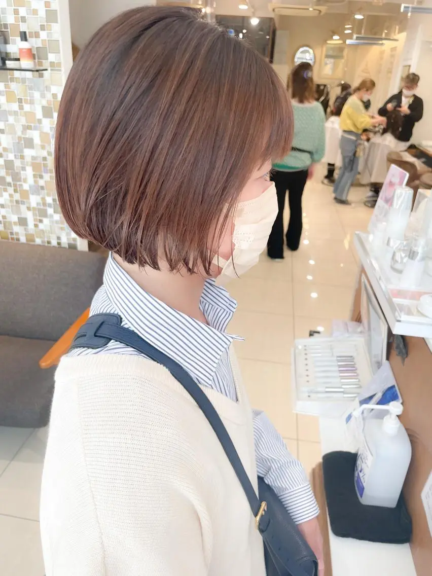 ショート カラー ベージュカラー ボブ カット ヘアカラー ✨カラー支持No.1 🧸ワキ カナコ🧸のヘアスタイル