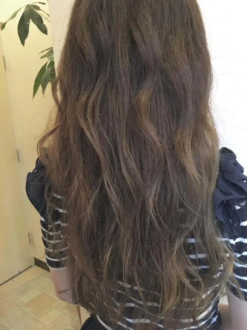 ロング カラー ヘアアレンジ グラデーションカラー ハイライトカラー ハイライト IVY villa Suzu.のヘアスタイル