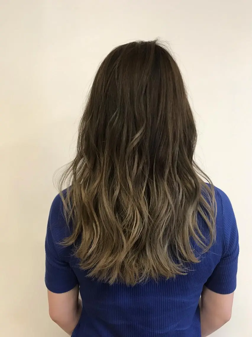 ロング カラー 透明感カラー グラデーションカラー グレージュ 外国人風カラー ヘアカラー トリートメント デザインカラー🌈 高木リョウのヘアスタイル