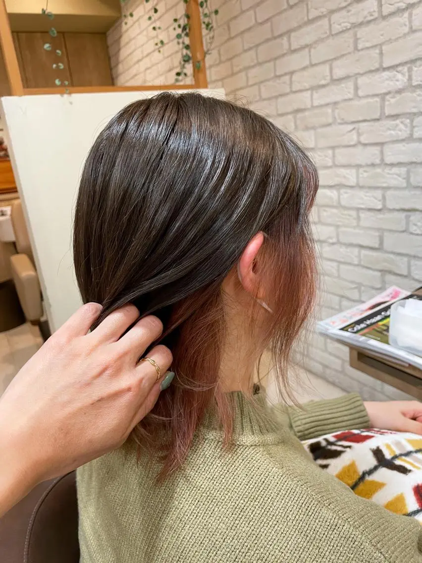 ミディアム カラー アッシュ イヤリングカラー オレンジ 清水 有実子のヘアスタイル