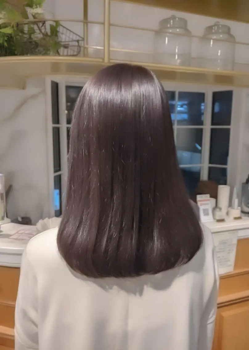 ミディアム カット ヘアカラー トリートメント 縮毛矯正/レイヤー 💎やまもとちひろのヘアスタイル
