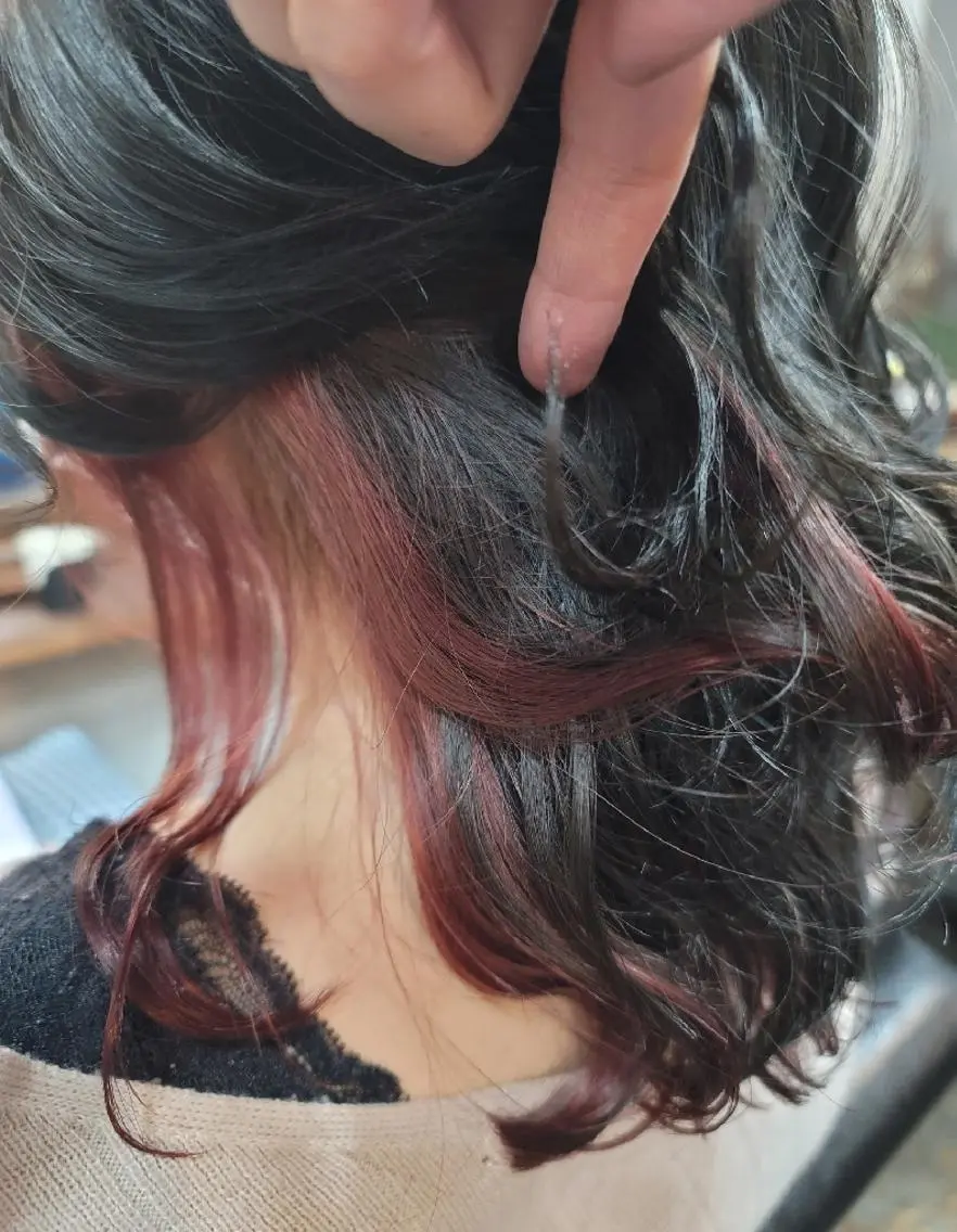 ミディアム カラー インナーカラー ピンクカラー S. ERIのヘアスタイル