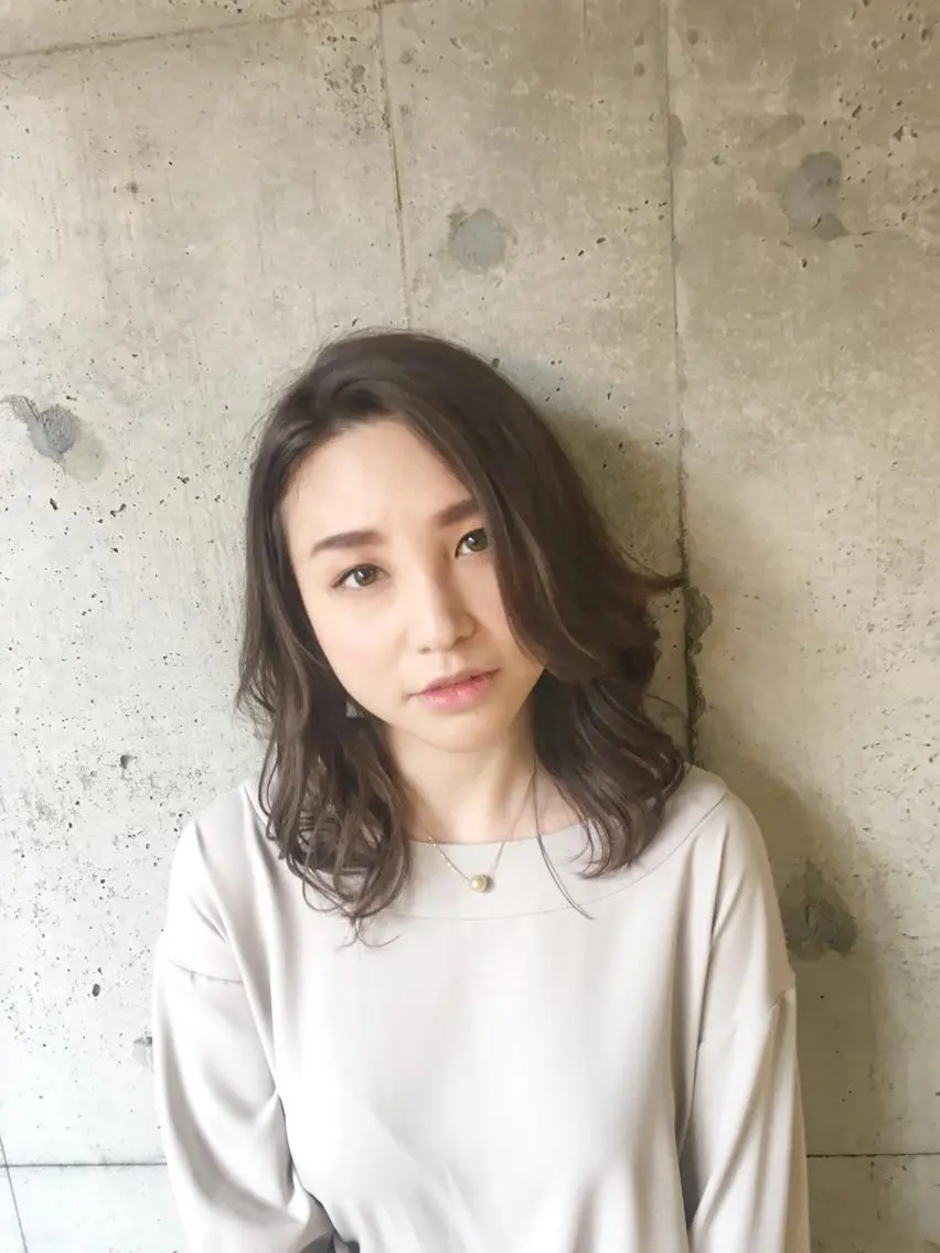 ミディアム カラー アッシュ ベージュカラー 佐藤 高徳のヘアスタイル