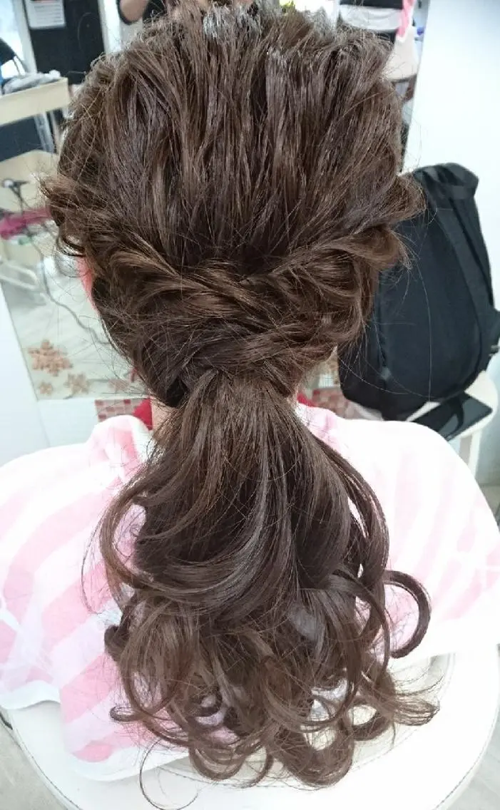 ロング ヘアアレンジ 工藤 マユナのヘアスタイル