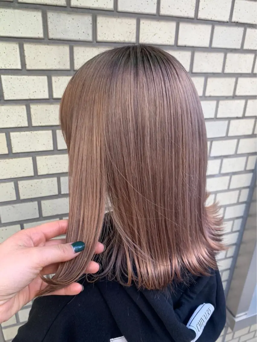 カラー ヘアカラー ベージュ系カラー ボブカット🫧のヘアスタイル