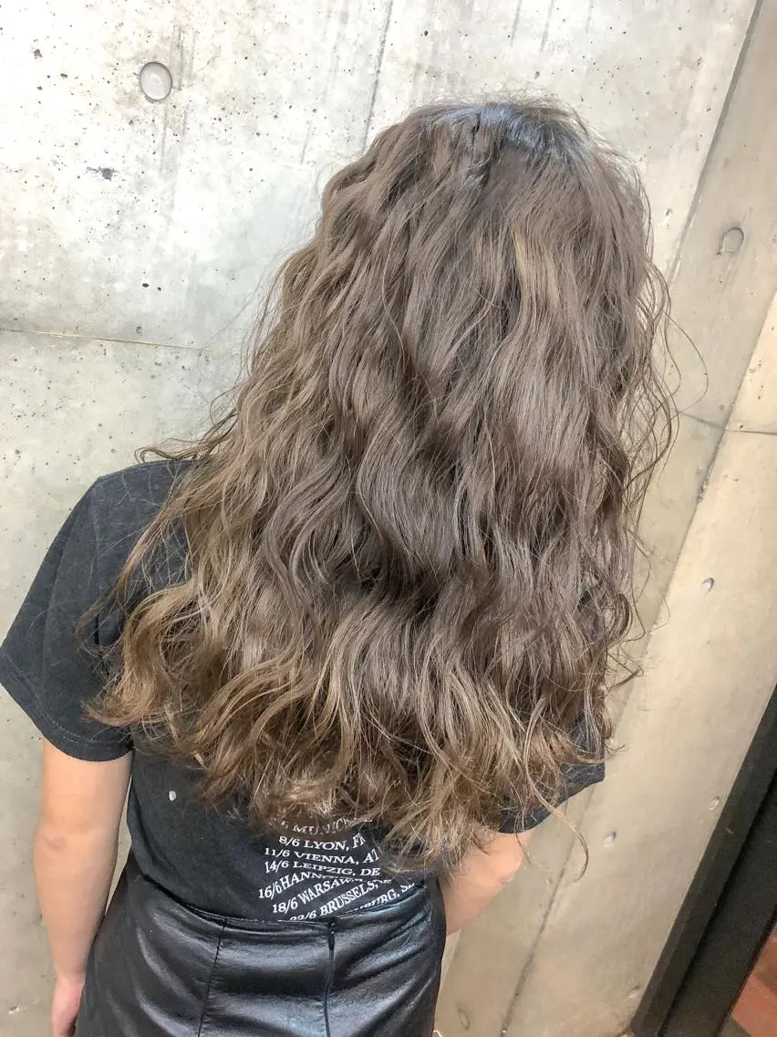 セミロング カラー ブロンド ブラウンカラー カット ヘアカラー トリートメント ヘアセット センスをお届けします 大谷将生infpのヘアスタイル